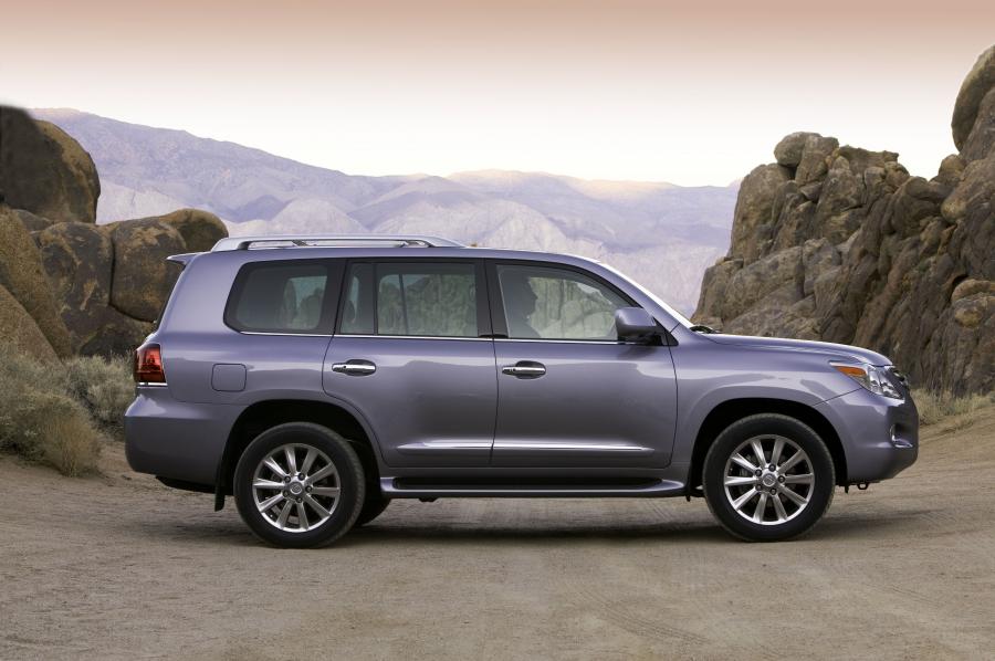  Lexus LX570 2008 года  (фото 122 из 221)